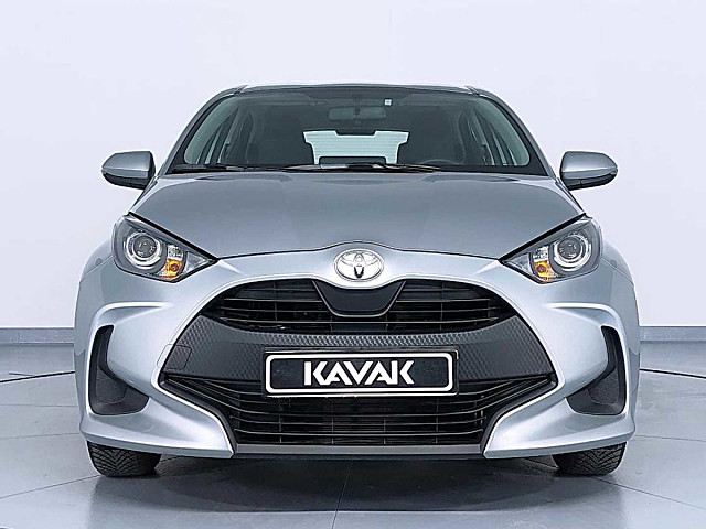 2021 Toyota Yaris 1.0 Vision Benzin - 1400 KM