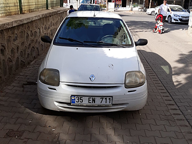 2 El 2001 Model Beyaz Renault Clio 20 500 Tl Tasit Com