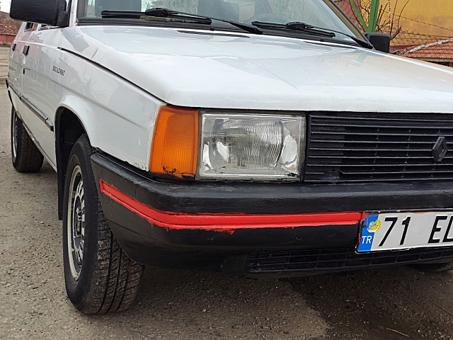 Sahibinden 1992 Model Renault R 9 15 000 Tl Ye Araba Com Da