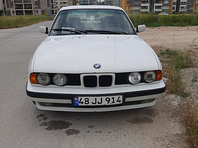 ACIL SATILIK BMW 520I PAZARLIK PAYI VAR