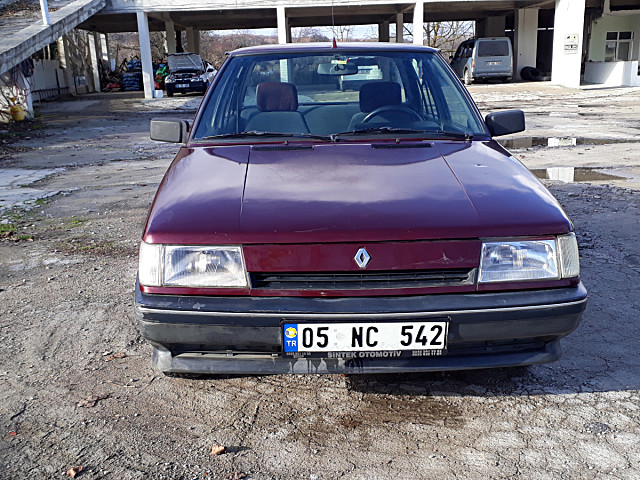 RENAULT 9 BRODWAY
