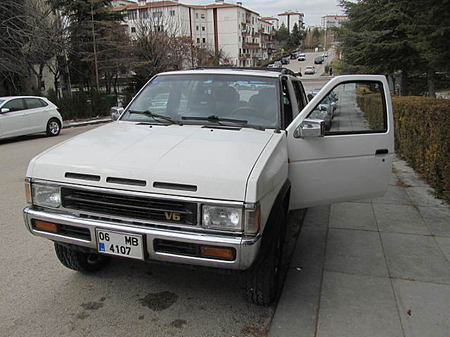 NISSAN TERRANO V6 - 1996