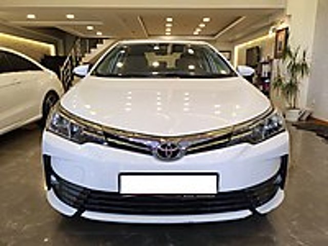 İstanbul Oto İstoç tan - 51.000 KM DE COROLLA DİZEL OTOMATİK Toyota Corolla 1.4 D-4D Touch