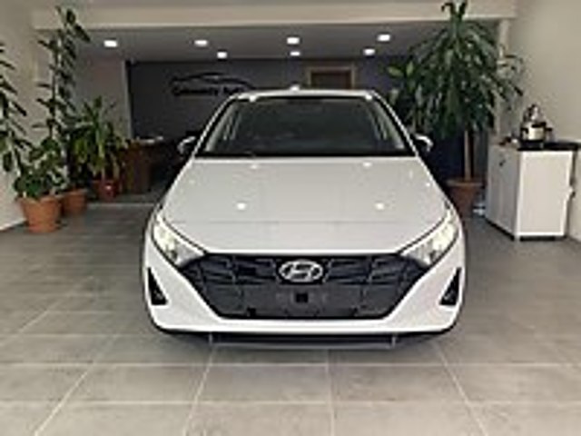 SIFIR KM HEMEN TESLİM SUNROOF GERİ GÖRÜŞ CAR PLAY 18 FATURALI Hyundai i20 1.4 MPI Style Plus