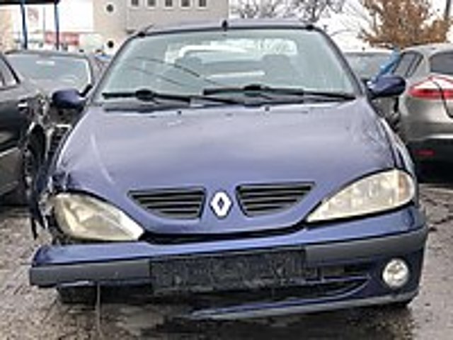 AKDOĞAN DAN 2003 MODEL RENAULT MEGANE 1 1.4 OTANTİK KLİMALI Renault Megane