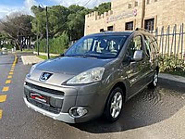 EGE OTOMOTİVDEN 2011 MODEL CAM TAVANLI PARTNER HATASIZ Peugeot Partner 1.6 HDi Premium Zenith P.
