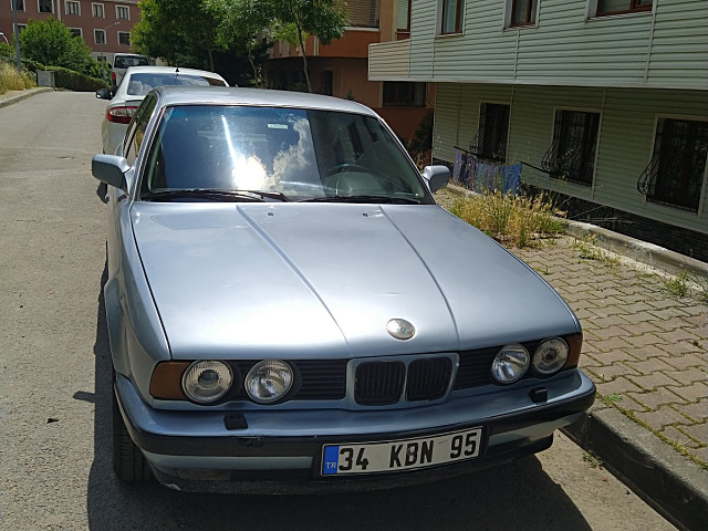 MAVİ RENK 5.20 İ E34 BMW