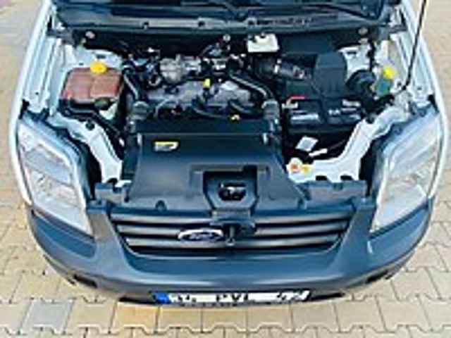Doğan Otomotiv den 2013 Connect 90 lık standart Klima lı Ford Tourneo Connect 1.8 TDCi
